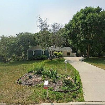 724 Valley View Rd, Saint Peter, MN 56082