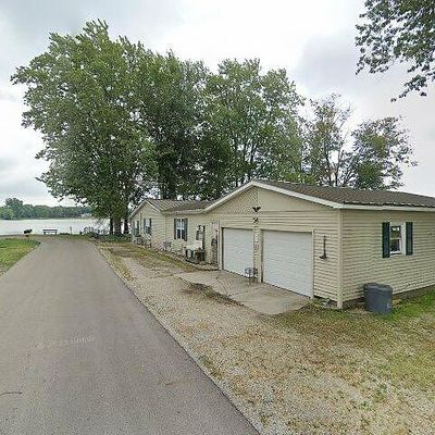 7527 W Lake Park Rd, Warsaw, IN 46582