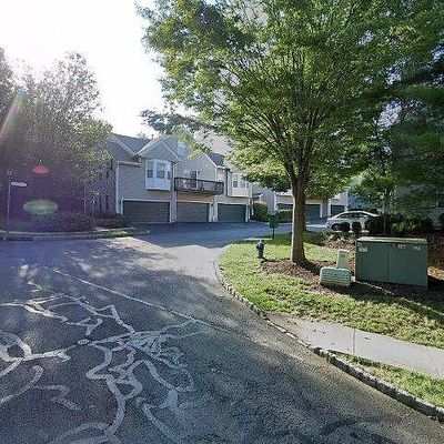 8 Four Oaks Rd, Bedminster, NJ 07921