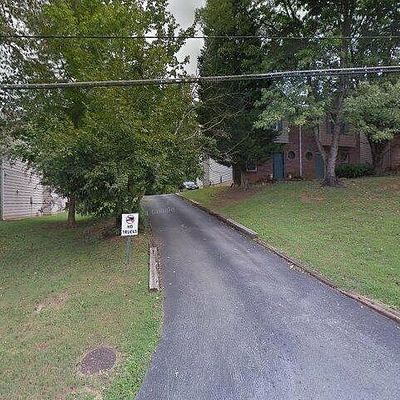 682 Shadywood Ln, Knoxville, TN 37923