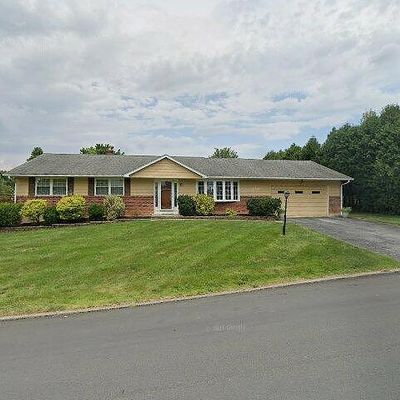 6885 Linden Cir, Macungie, PA 18062