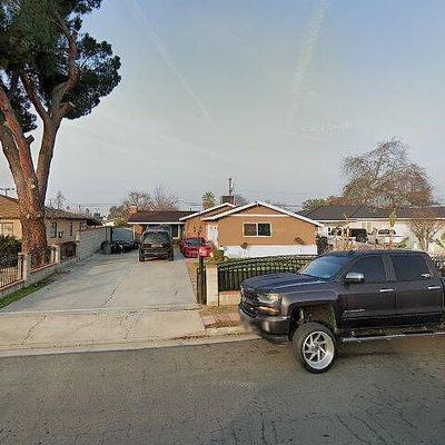 717 Castro Ln, Bakersfield, CA 93304