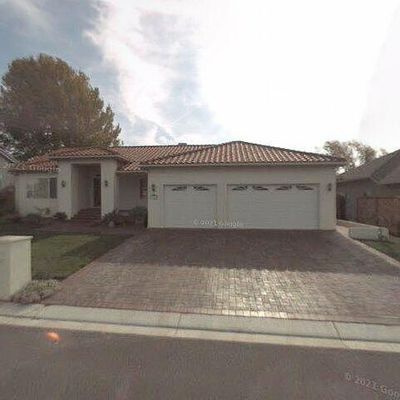 885 Paullus Dr, Hollister, CA 95023