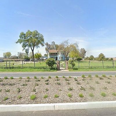 8896 13 Th Ave, Hanford, CA 93230