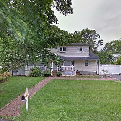 9 Coolidge Pl, Smithtown, NY 11787