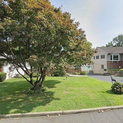 906 Belmont Ave, Secane, PA 19018