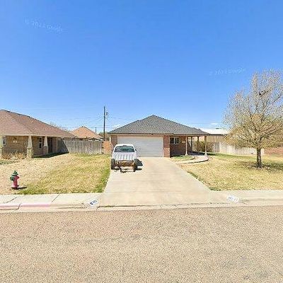 812 Bob White Ave, Dumas, TX 79029