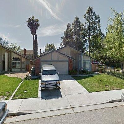 82 Victoria St, Tracy, CA 95376