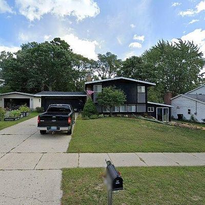 8292 Atlanta Dr Ne, Rockford, MI 49341