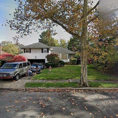 840 Sharon Ln, Westbury, NY 11590