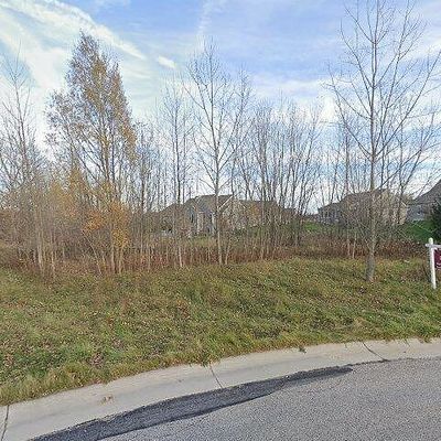 W249 N2174 Fox Creek Ct, Pewaukee, WI 53072