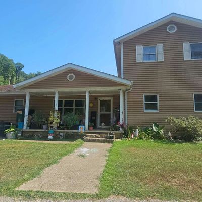 1 Greenridge Dr, Huntington, WV 25704