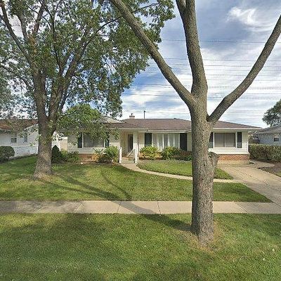 943 Maple Ln, Elk Grove Village, IL 60007