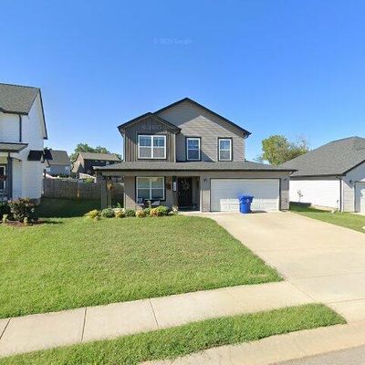 1100 Eagles View Dr, Clarksville, TN 37040