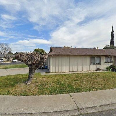 1112 Muir Ct, Manteca, CA 95337