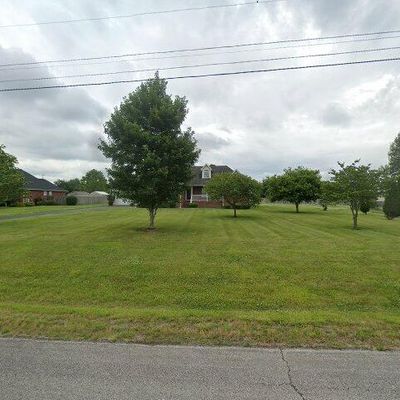 1004 Weiss Rd, Cottontown, TN 37048