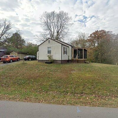 1300 Moss Rose Rd, Clarksville, TN 37040