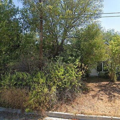 114 S Avenue J, Clifton, TX 76634