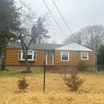 15 W 16 Th St, Huntington Station, NY 11746