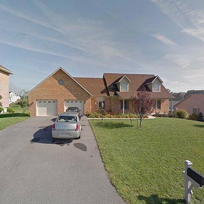 150 Topaz Dr, Chambersburg, PA 17202