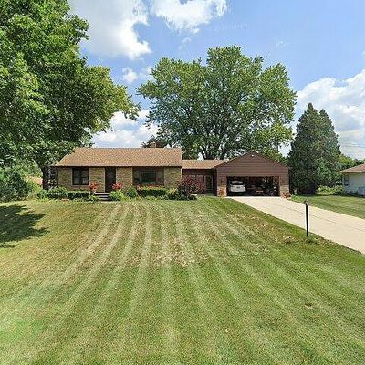 1700 S 171 St St, New Berlin, WI 53151