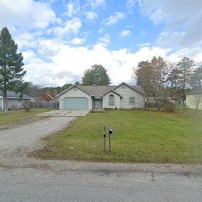 174 Brentwood Dr, Gaylord, MI 49735