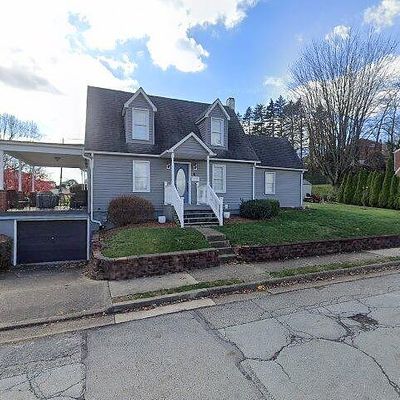 2 Broad St, Jeannette, PA 15644