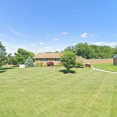 211 Sheffield Dr, Dallastown, PA 17313