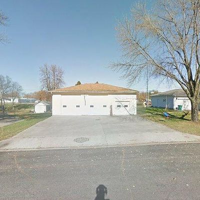 1905 12 Th St E, Glencoe, MN 55336