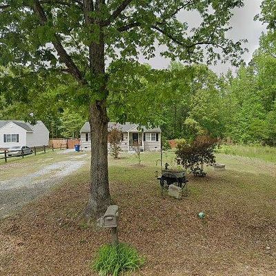 19704 Thelma Ave, South Chesterfield, VA 23803