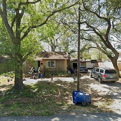 2307 6 Th Ave N, Texas City, TX 77590