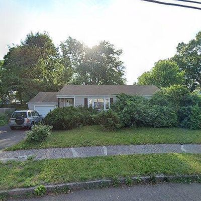 24 Bowen Rd, North Haven, CT 06473