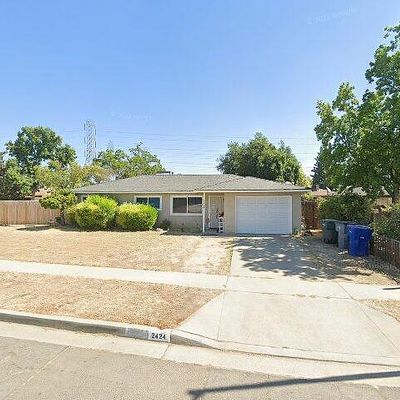 2424 W Norwich Ave, Fresno, CA 93705