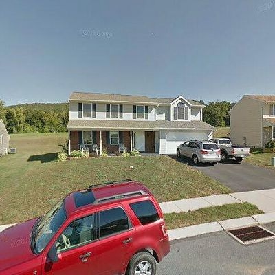 213 Sweetwater Ln, Newmanstown, PA 17073