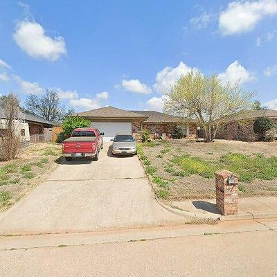 213 W Platt Dr, Yukon, OK 73099