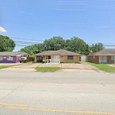 2207 Strawberry Rd, Pasadena, TX 77502