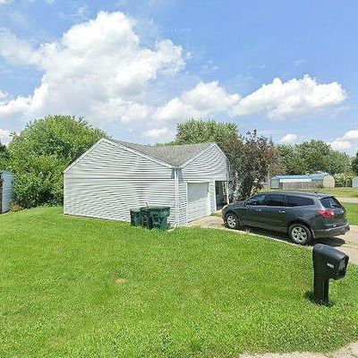 2216 E 23 Rd St, Muncie, IN 47302