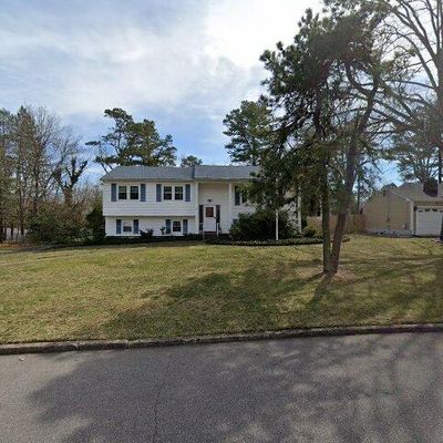 27 Williamsburg Dr, Toms River, NJ 08755