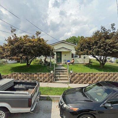 27 Hill St, Hanover, PA 17331