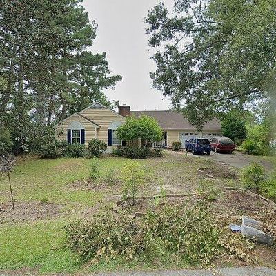 320 Embassy Cir, Wilmington, NC 28412