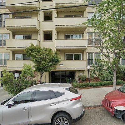 325 Lenox Ave #209, Oakland, CA 94610