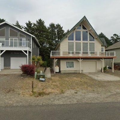 32604 J Pl, Ocean Park, WA 98640