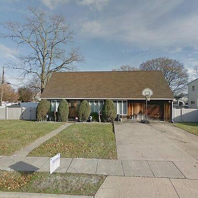 3039 Harding St, Oceanside, NY 11572