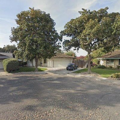 305 Eric Ct, Merced, CA 95348