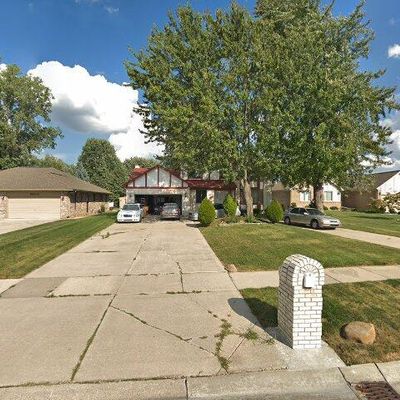 38092 Westchester Rd, Sterling Heights, MI 48310