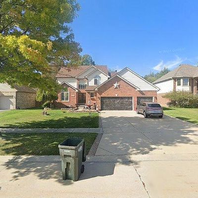 35205 Nan Marie Dr, Sterling Heights, MI 48312