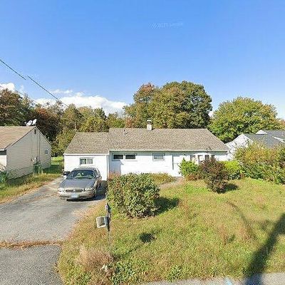 47 Maple Dr, Groton, CT 06340