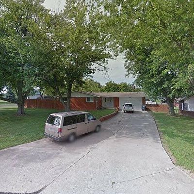 5704 E Robert St, Muncie, IN 47303