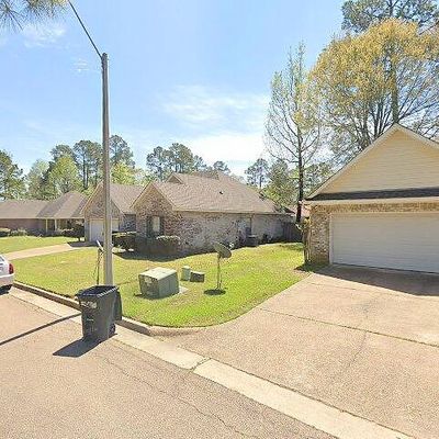 5 Woodhaven Garden Cir, Jackson, MS 39213