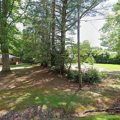 505 Playground Rd, Walhalla, SC 29691